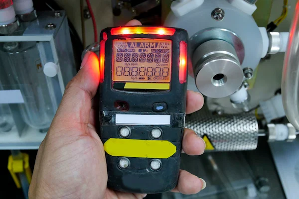 Gas Leak Detection & Response Guide – Safe Detection, Best Practices & Emergency Protocols